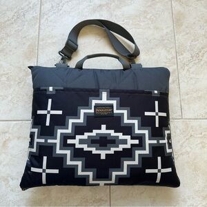 PENDLETON Zip Up Picnic Blanket Travel Bag